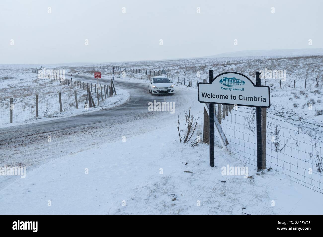Teesdale, County Durham, UK.  28th January.  UK Weather.  Snow is affecting the B6277 road between Middleton-in-Teesdale in County Durham and Alston in Cumbria. Credit: David Forster/Alamy Live News Stock Photo
