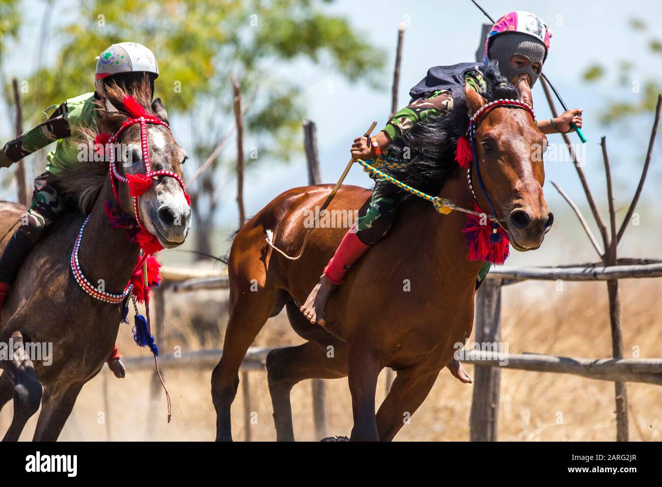 images./racing-in-city_16x9/20231006