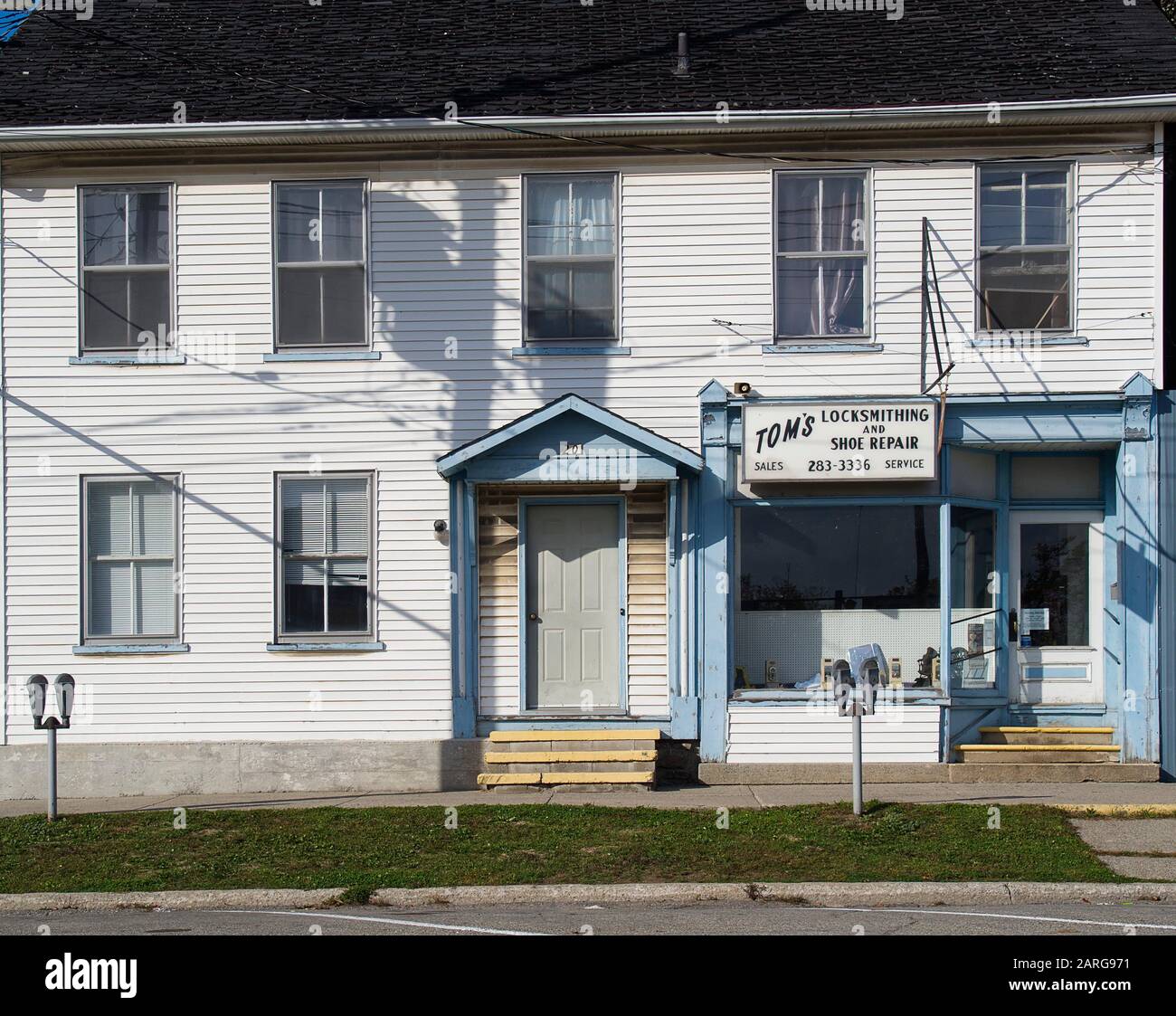 Smiths falls hires stock photography and images Alamy