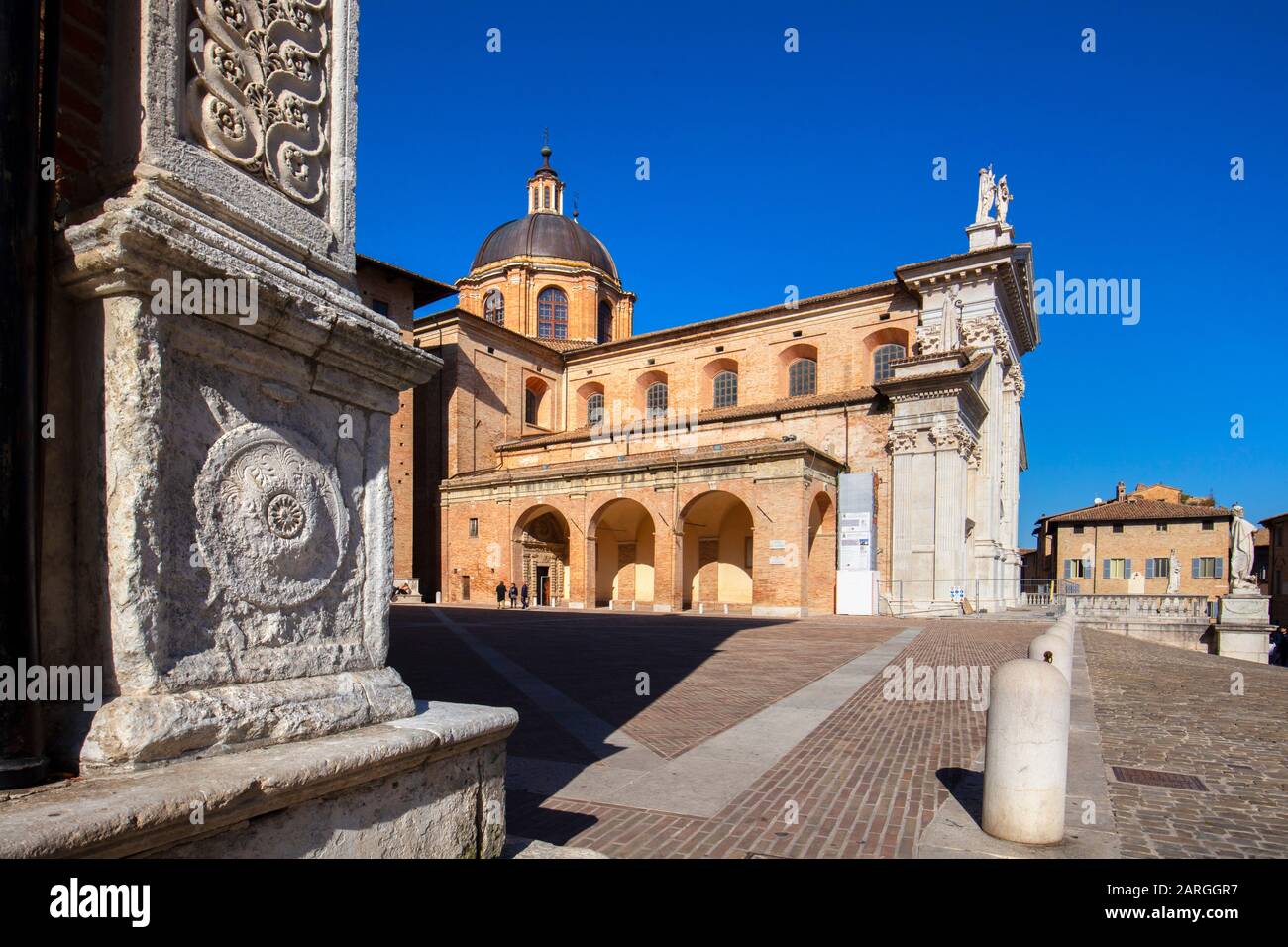 Urbino Cathedral (Duomo di Urbino) (Cattedrale Metropolitana di Santa Maria Assunta), Urbino, Marche, Italy, Europe Stock Photo