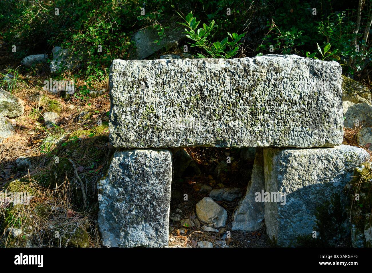 Asien, Türkei, Provinz Antalya, Ausgrabungen von Olympos, Inschrift am Grab Süd-Nekropole Stock Photo