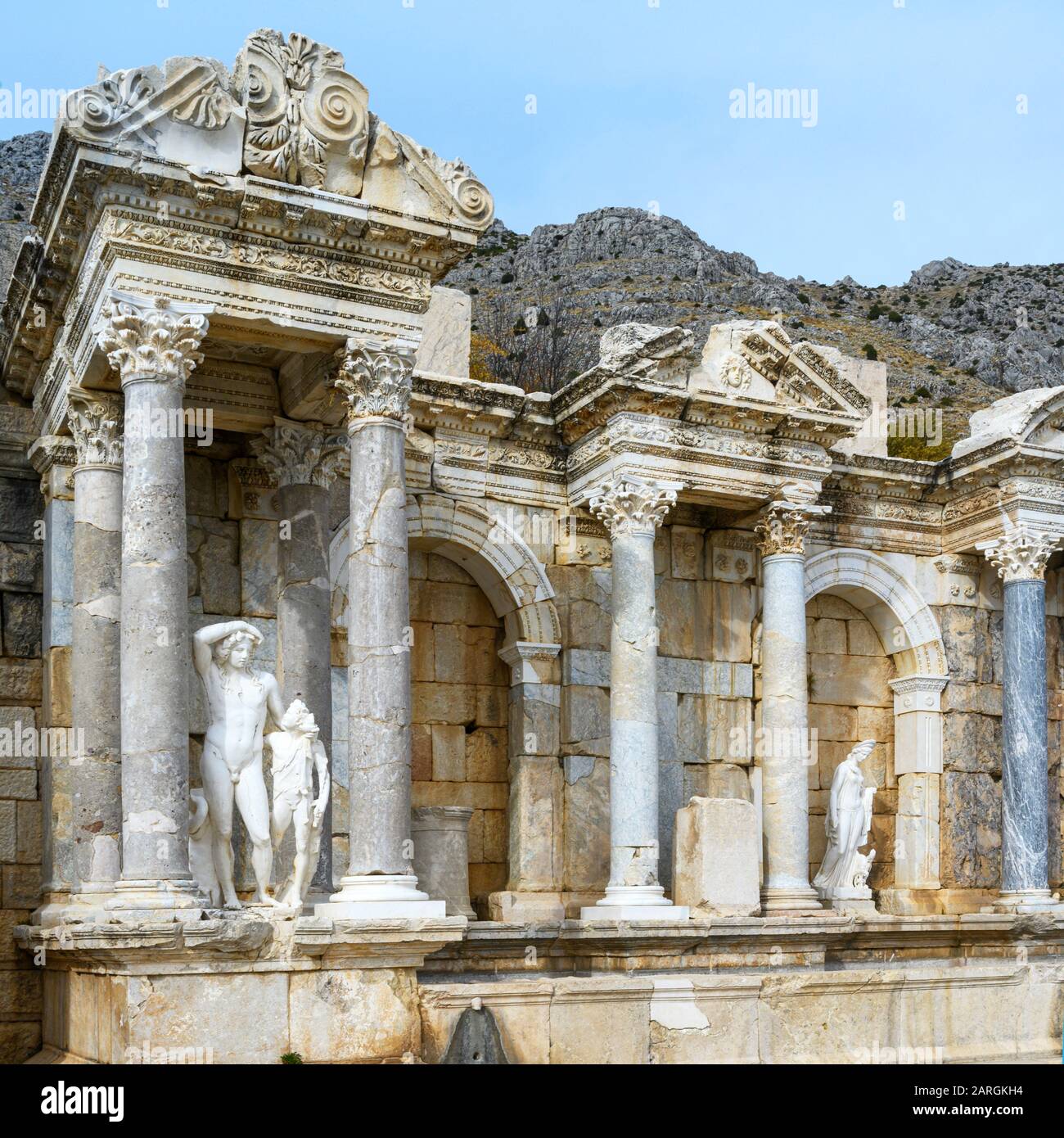 Asien, Türkei, Provinz Burdur, Aglasun, Ausgrabung von Sagalassos, obere Agora, Detail des Antonius-Nymphäum mit Kopie der Dionysos-Satyr Gruppe. Stock Photo