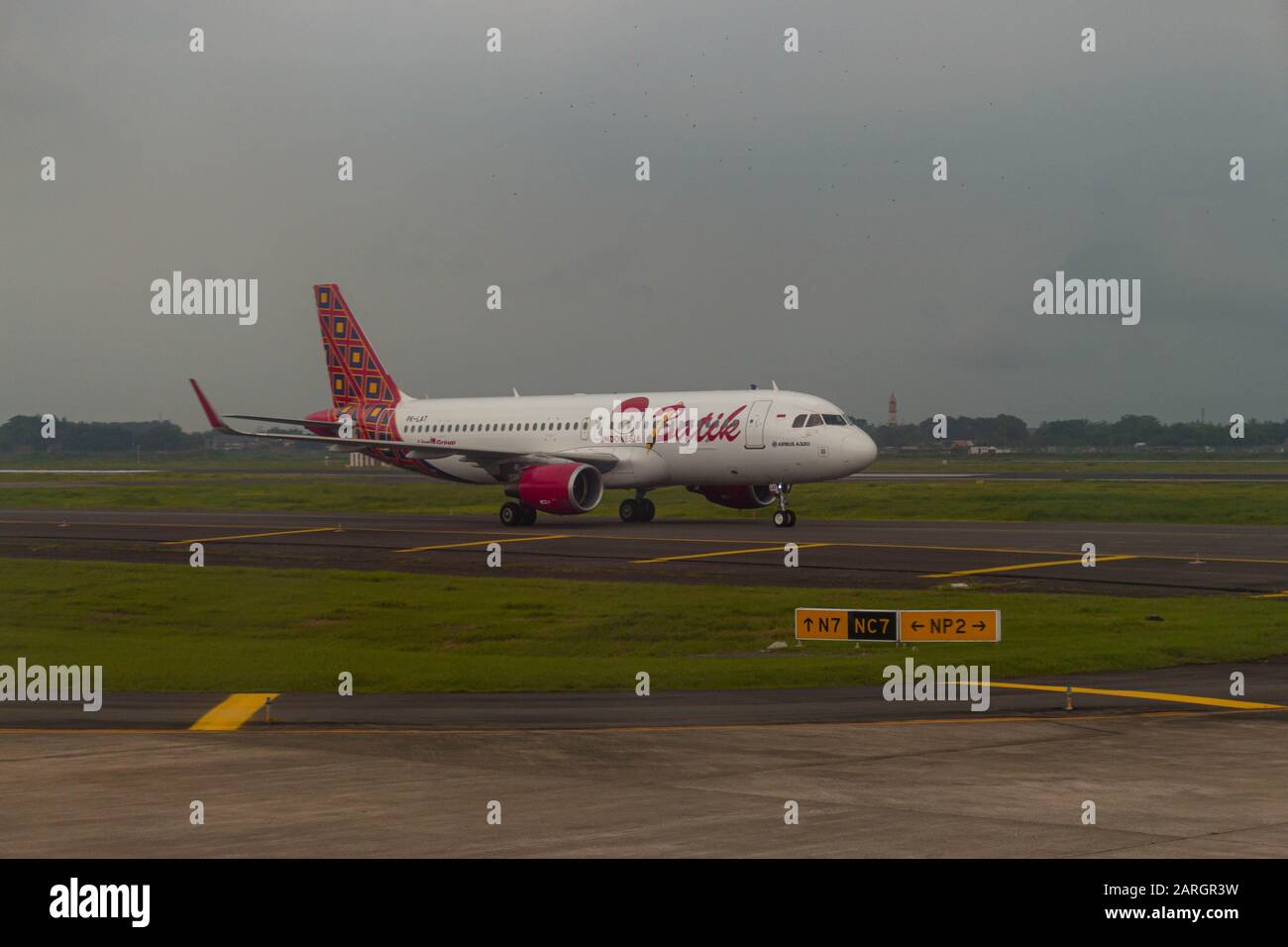 Batik Air PK-LAT Airbus A320-214(WL) at Soekarno-Hatta International Airport, Jakarta Stock Photo