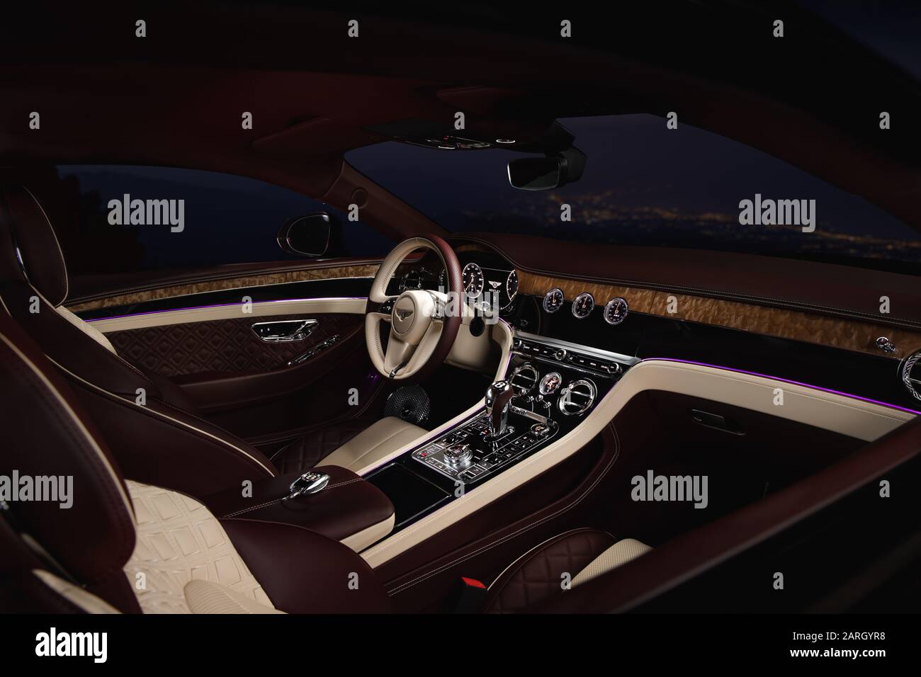 Bentley continental gt interior hi-res stock photography and images - Alamy