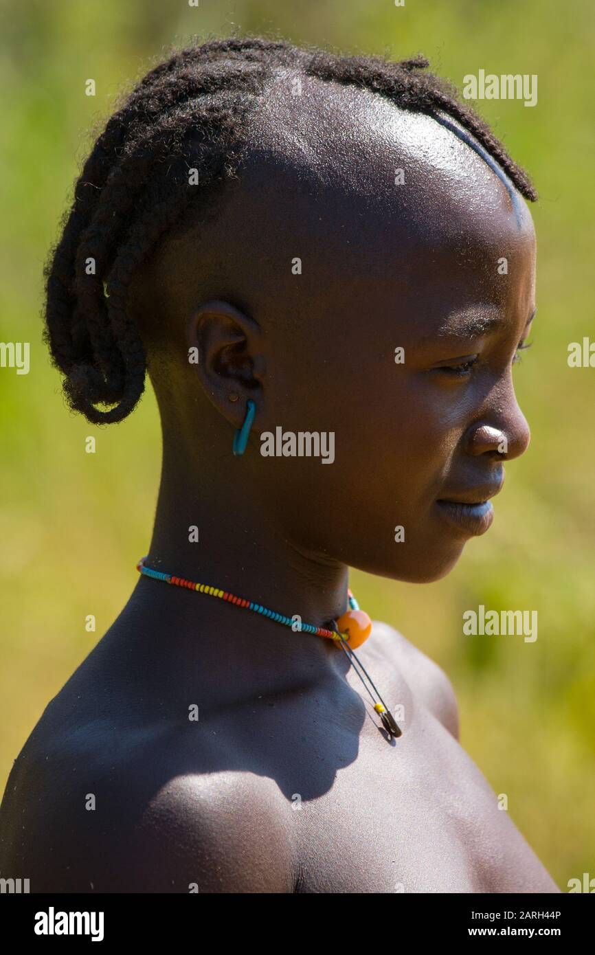 Young Hamer girl with traditional clothings and hairstyle, Hamer tribe, Omo Valley, Southern Ethiopia Stock Photo - Alamy Young Hamer girl with traditional clothings and hairstyle, Hamer tribe, Omo Valley, Southern Ethiopia Stock Photo - Alamy