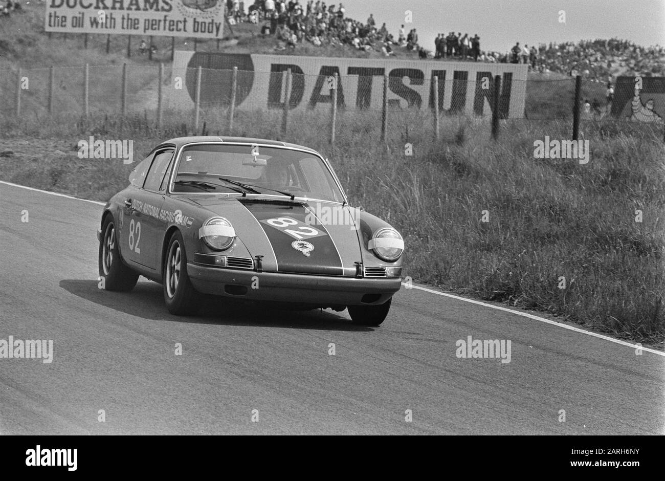 Sports car races at Zandvoort  Winning Porsche 911 by Gijs van Lennep, Dutch National Racing Team Date: 21 June 1969 Location: Noord-Holland, Zandvoort Keywords: motorsport, races, sports cars Stock Photo