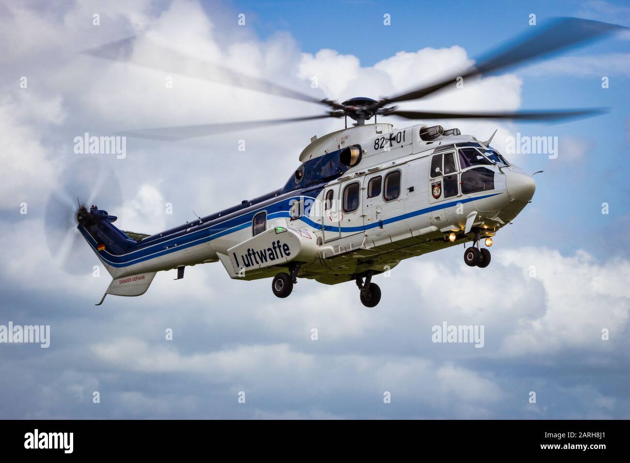 Eurocopter as 532 cougar hi-res stock photography and images - Alamy
