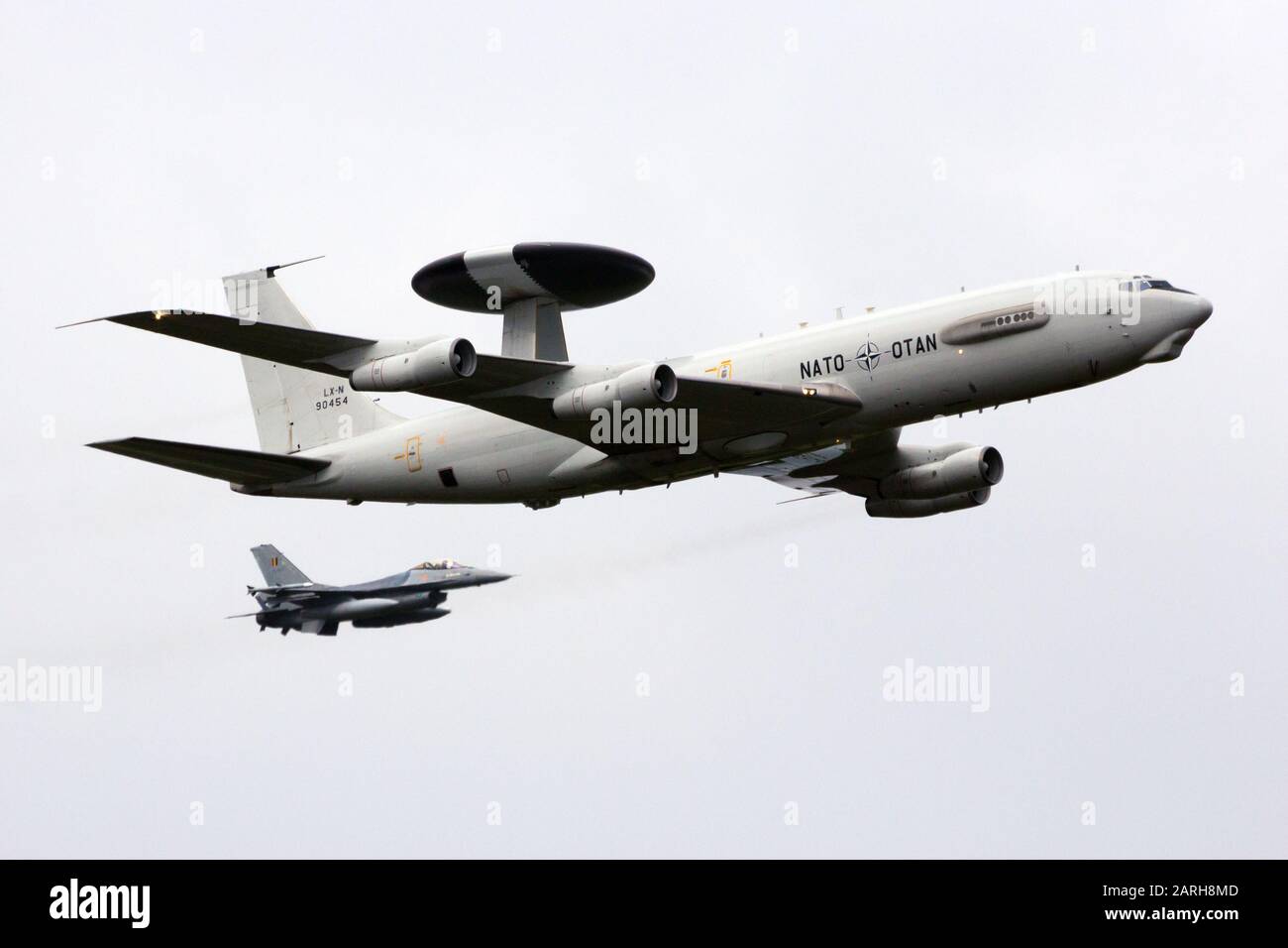 Kleine Brogel Belgium Sep 13 14 Nato Boeing E 3 Sentry Awacs Radar Plane In Formation Fligh With A Belgian Air Force F 18 Over Kleine Brogel Ai Stock Photo Alamy Kleine Brogel Belgium Sep 13 14 Nato Boeing E 3 Sentry Awacs Radar Plane In Formation Fligh With A Belgian Air Force F 18 Over Kleine Brogel Ai Stock Photo Alamy