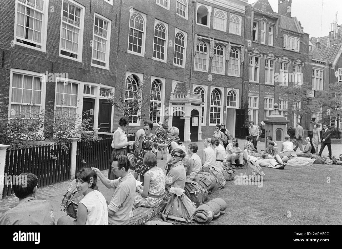 Seventh Pax Christie foot tour to Laren, start at Begijnhof Date: 11 June 1966 Location: Laren Keywords: Footsteps Institution name: Begijnhof Stock Photo