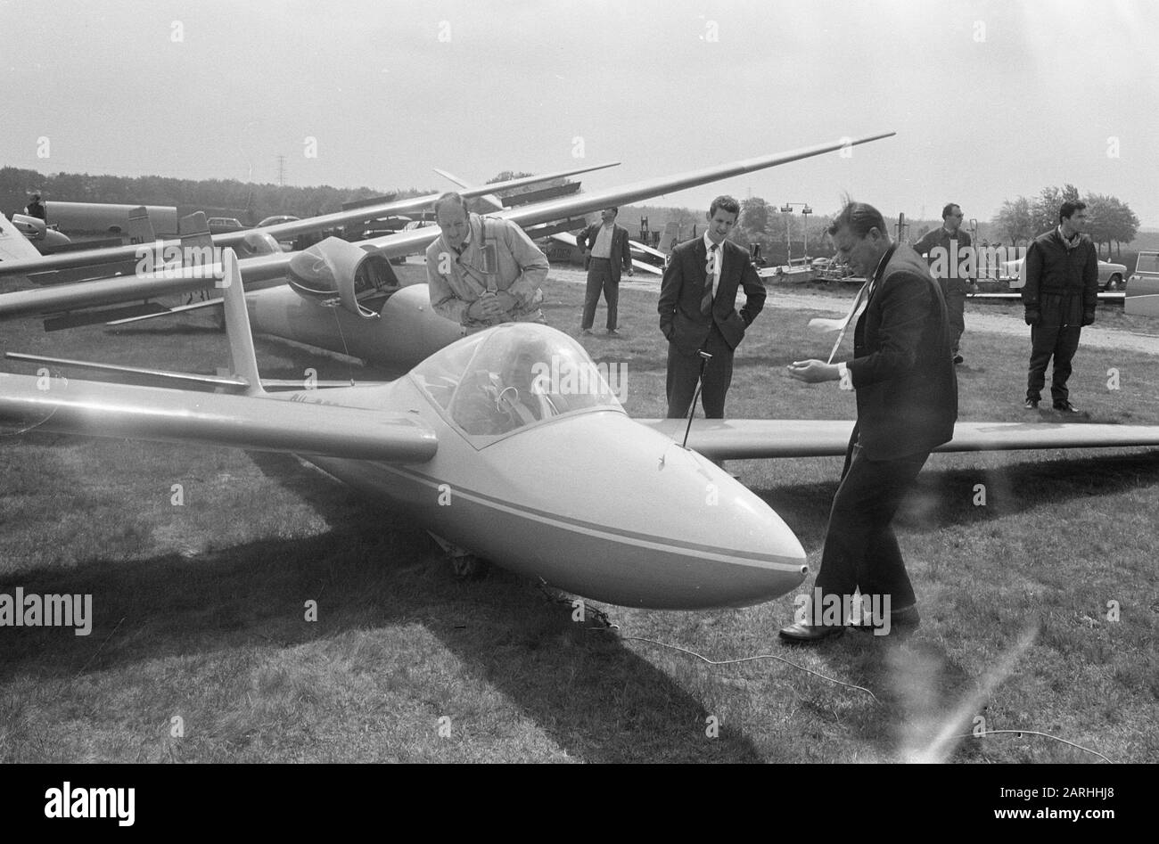 Gliding competition at Terlet, Van Bree, Father Bernse and R. Breunissen Date: May 29, 1962 Location: Gelderland, Terlet Personal name: Breunissen, R. Stock Photo