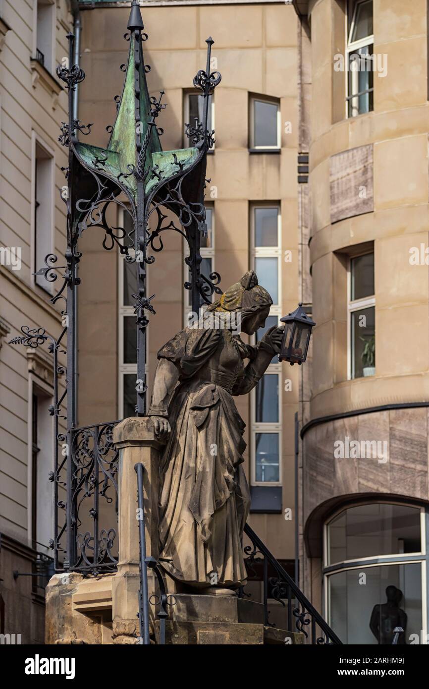 COLOGNE, GERMANY - JULY 05, 2019: The statue on the Heinzelmännchen ...