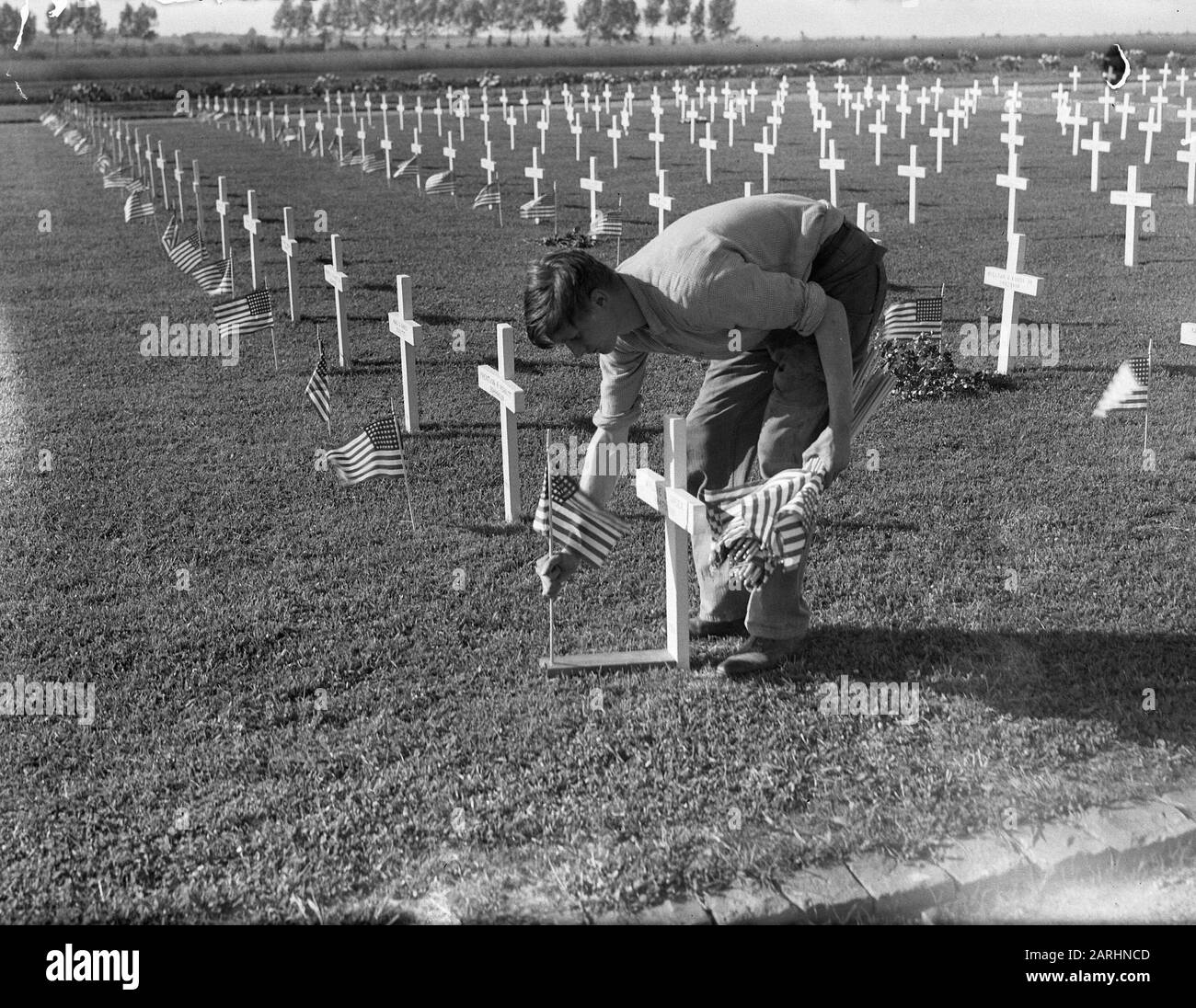 Placing Flags For Memorial Day Date May 29 1947 Keywords Places