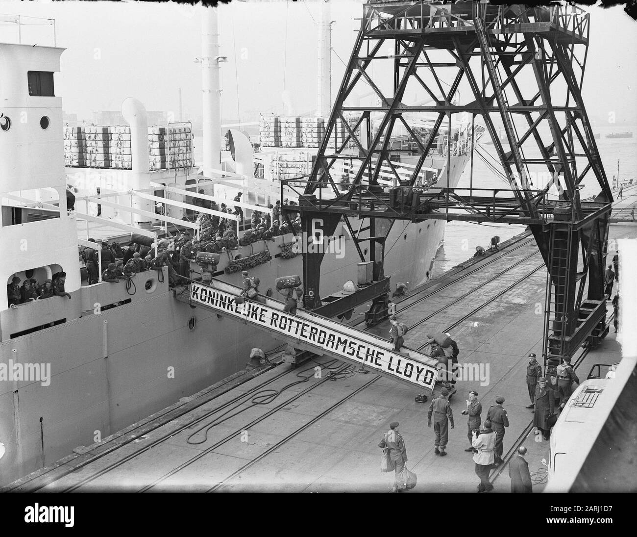 Departure of the volunteers Black and White Stock Photos & Images - Alamy