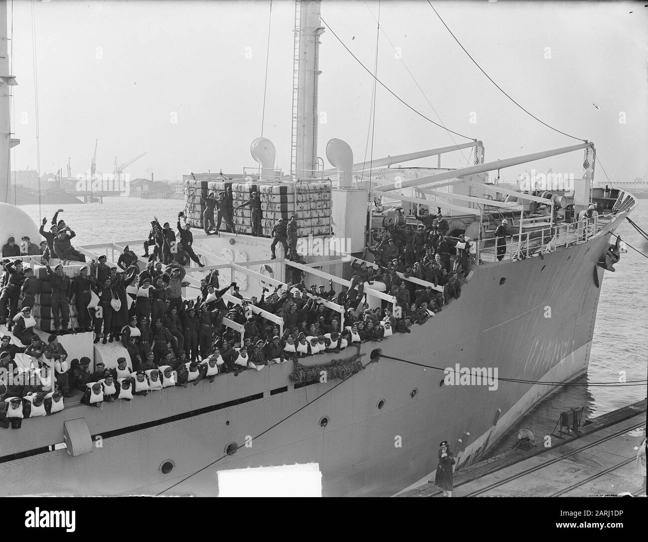 Departure of the volunteers Black and White Stock Photos & Images - Alamy