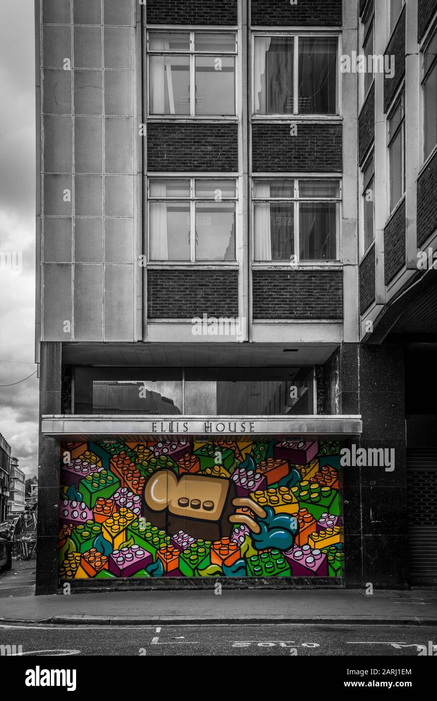 Pretty street art hi-res stock photography and images - Alamy