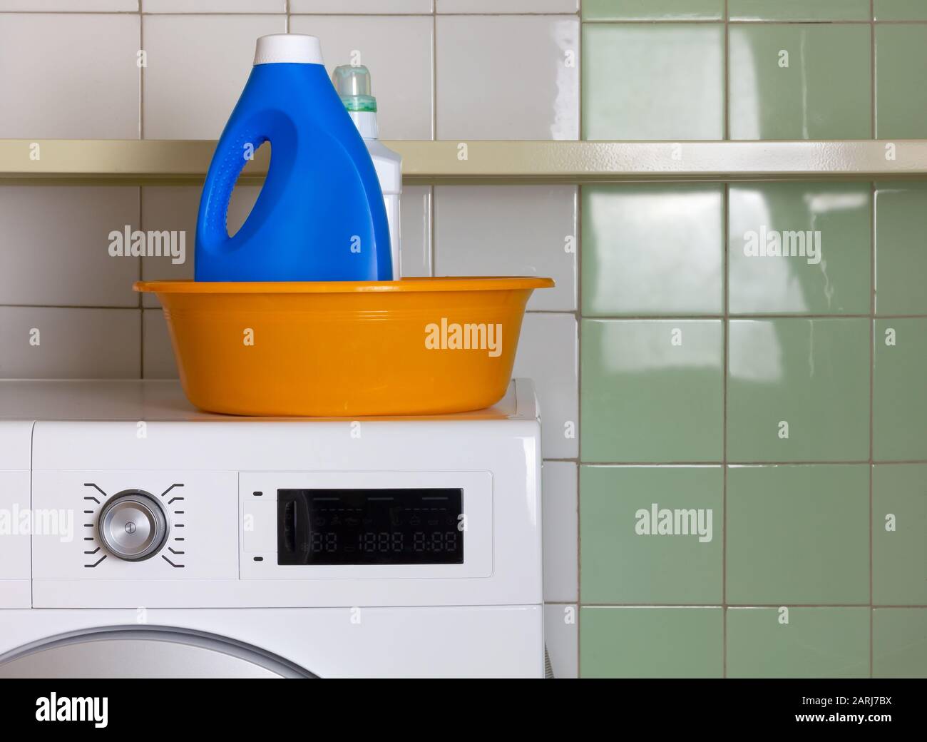 Laundry detergent bottles hires stock photography and images Alamy