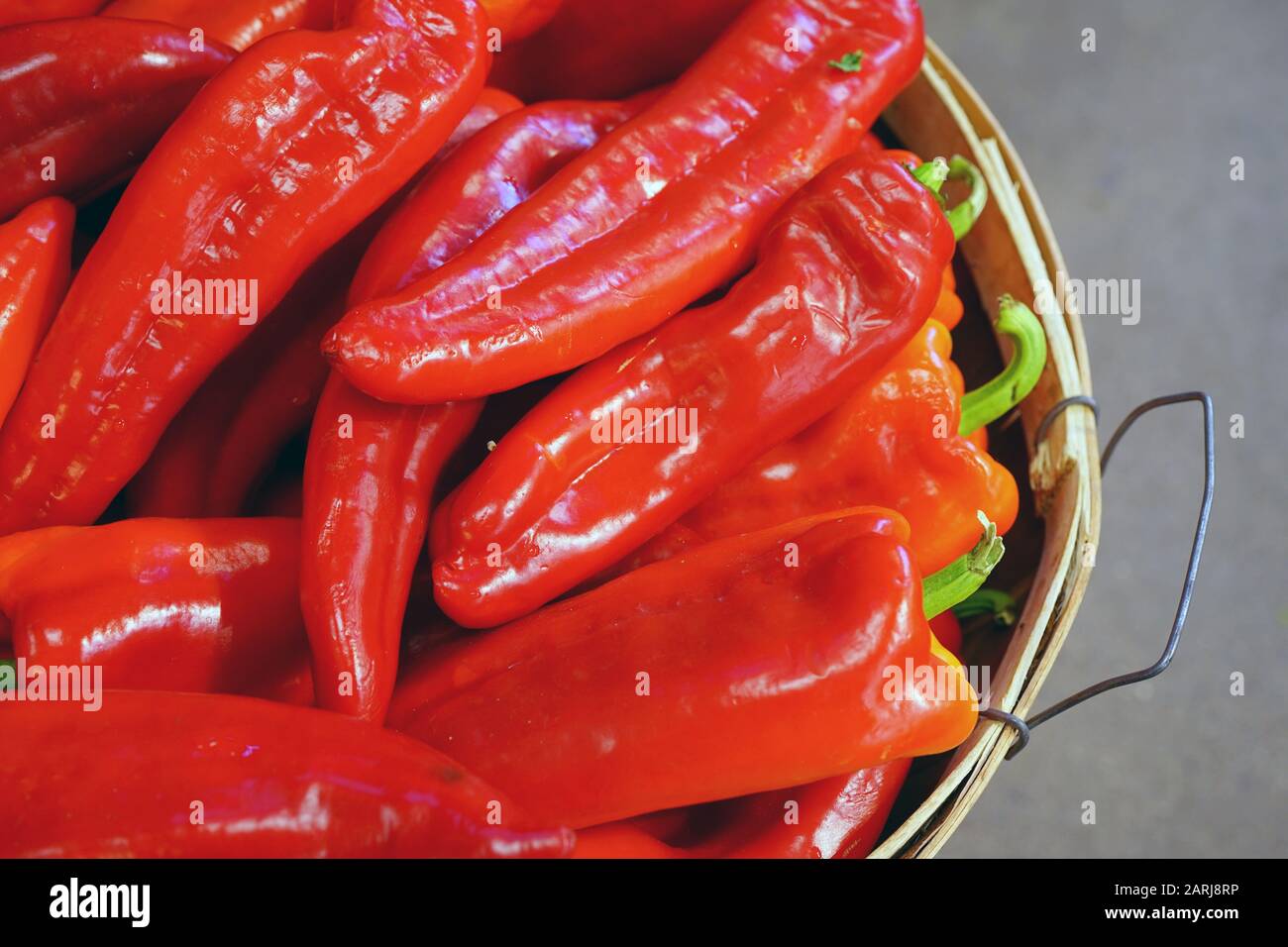Colorful red and green peppers at a farmers market Stock Photo - Alamy