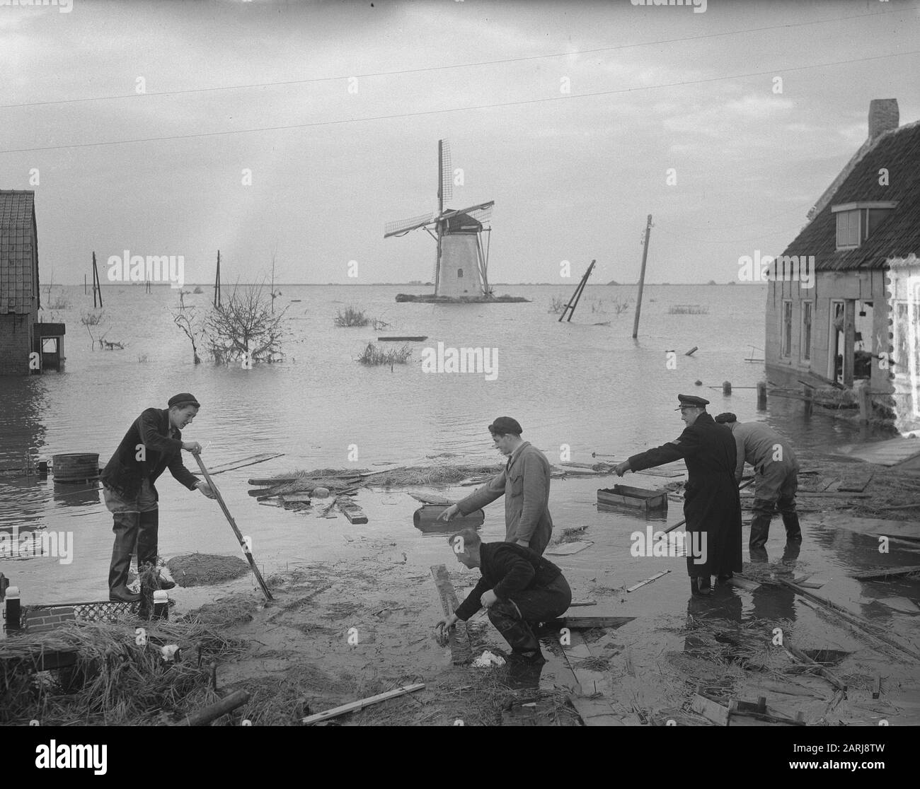 Schouwen Duiveland Nieuwerkerk. Disposal plates Date: 2 April 1953 Location: Nieuwerkerk, Schouwen-Duiveland, Zeeland Keywords: floods Stock Photo
