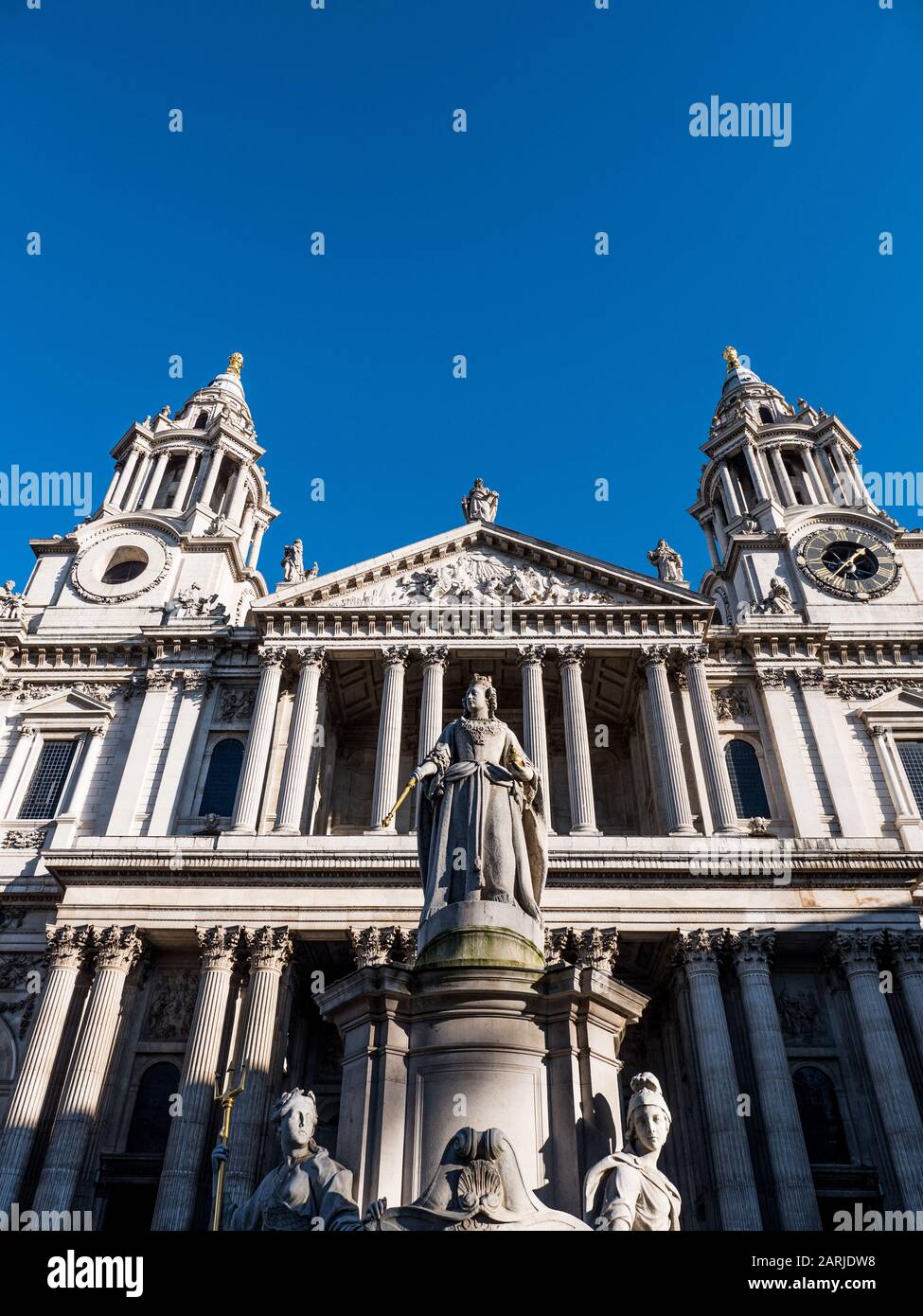 Statue of Queen Anne, St Paul's Churchyard, West Front of St Pauls