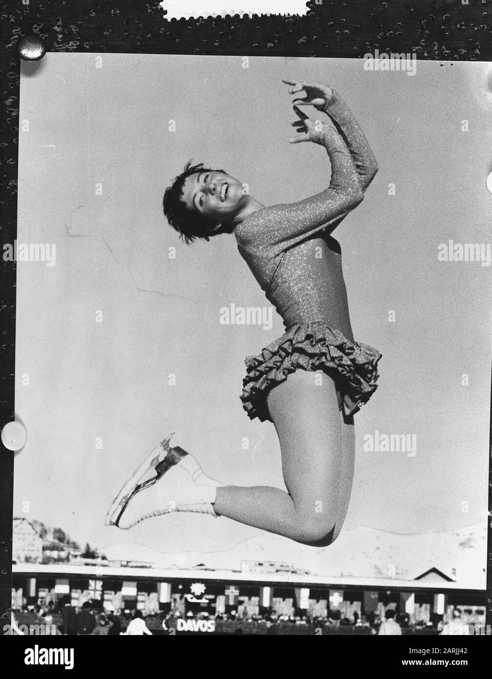 Joan Haanappel Competitor European Championships Date 26 January 1960 Keywords Championships Art Racing Skating Personal Name Rooster Apple Joan Stock Photo Alamy Joan Haanappel Competitor European Championships Date 26 January 1960 Keywords Championships Art Racing Skating Personal Name Rooster Apple Joan Stock Photo Alamy