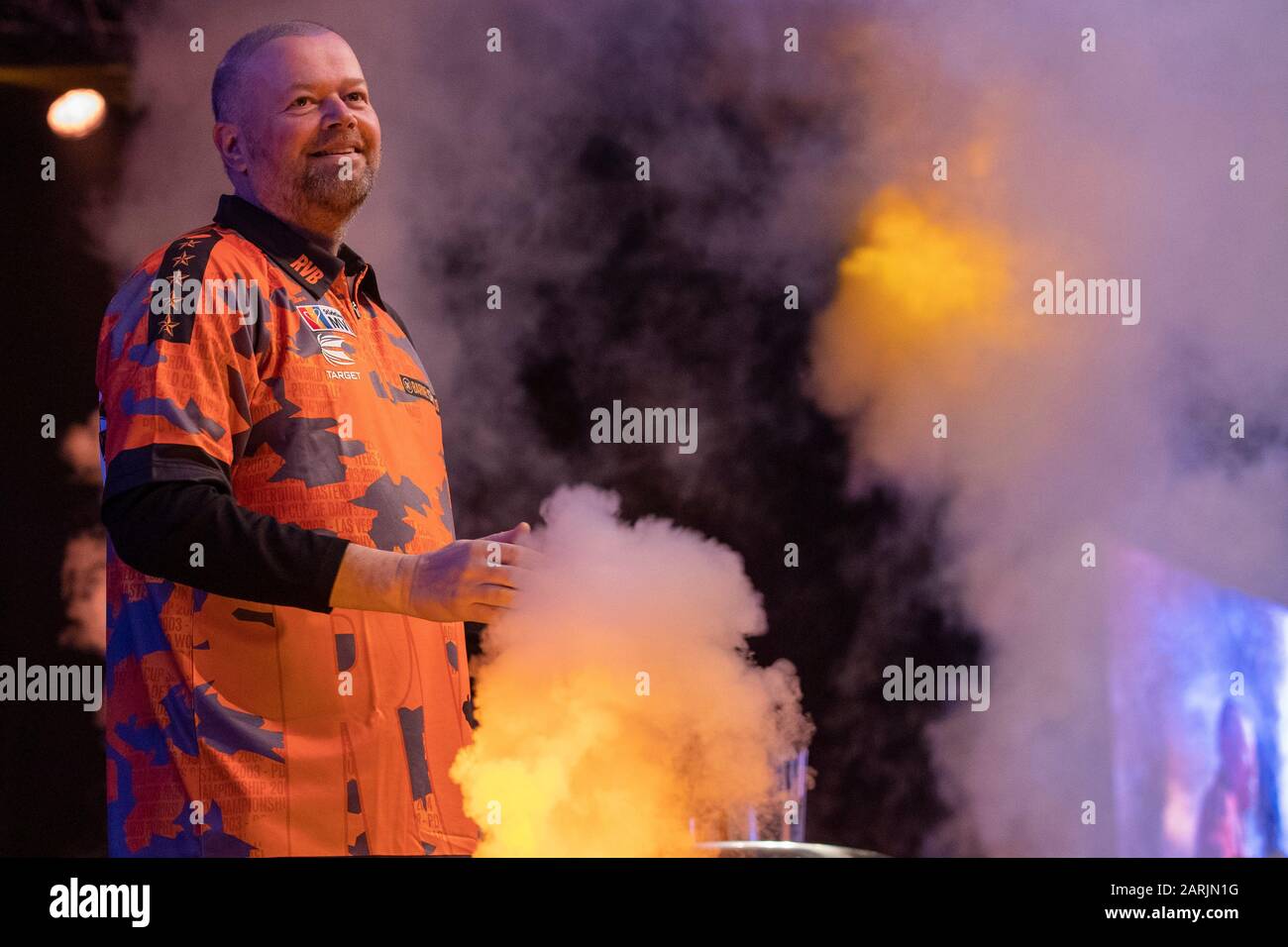 Darts player hi-res stock photography and images - Page 6 - Alamy