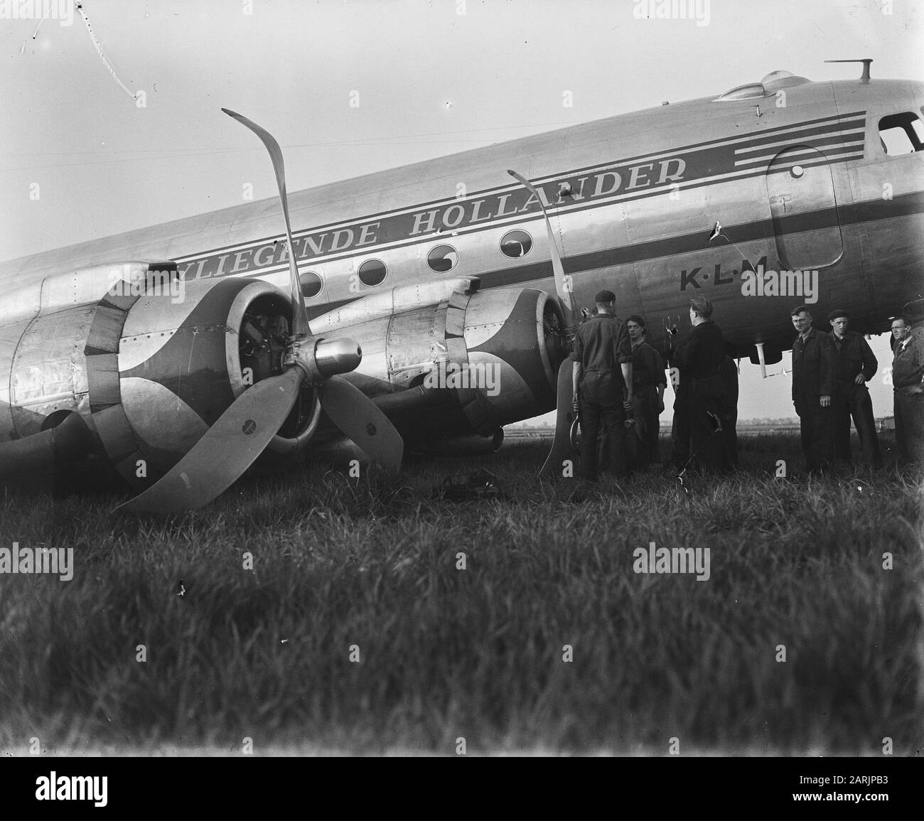 Airplane crash at Schiphol Date May 14, 1948 Keywords Airplane accidents Stock Photo Alamy
