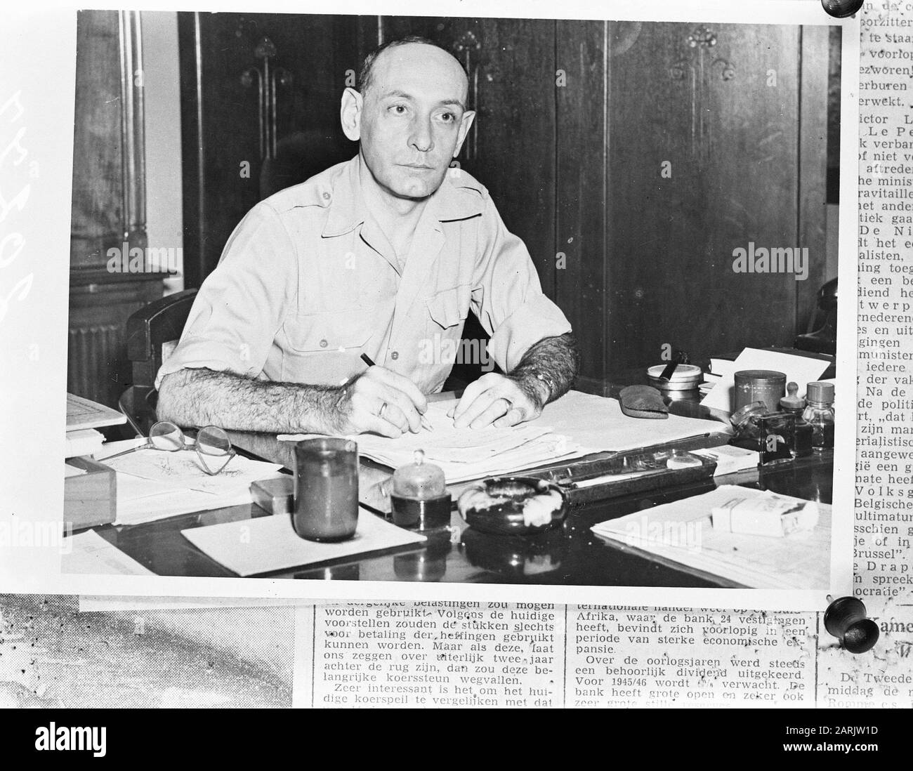 Dr. W. Hoven. Director of the Domestic Administration. General Government Commissioner for Borneo and the Great East Date: 5 February 1947 Location: Indonesia, Dutch East Indies Keywords: officials, overseas territories, portraits Personal name: Hoven, W. Stock Photo