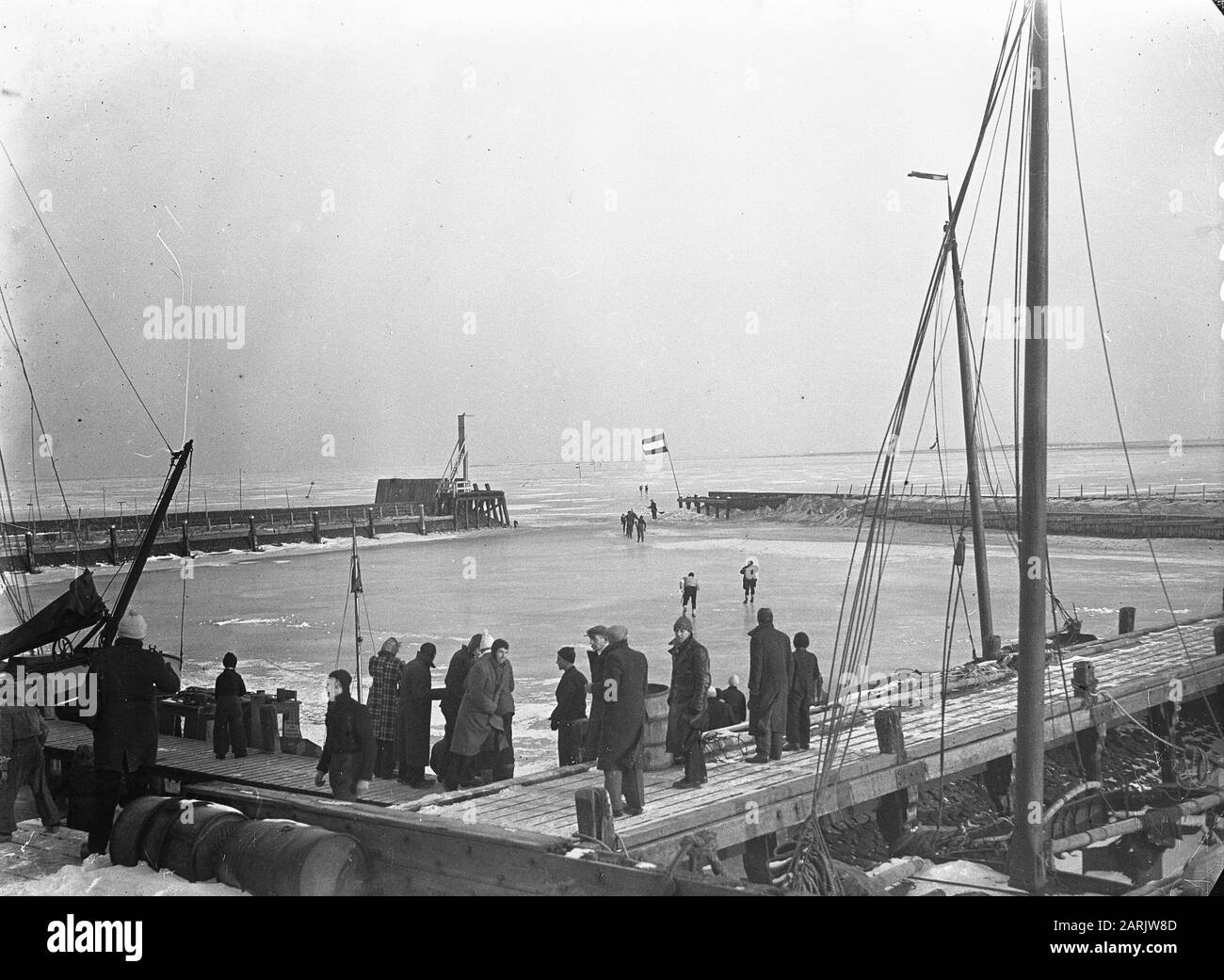 Elfstedentocht 1947 Departure Hindeloopen Date: 8 February 1947 ...