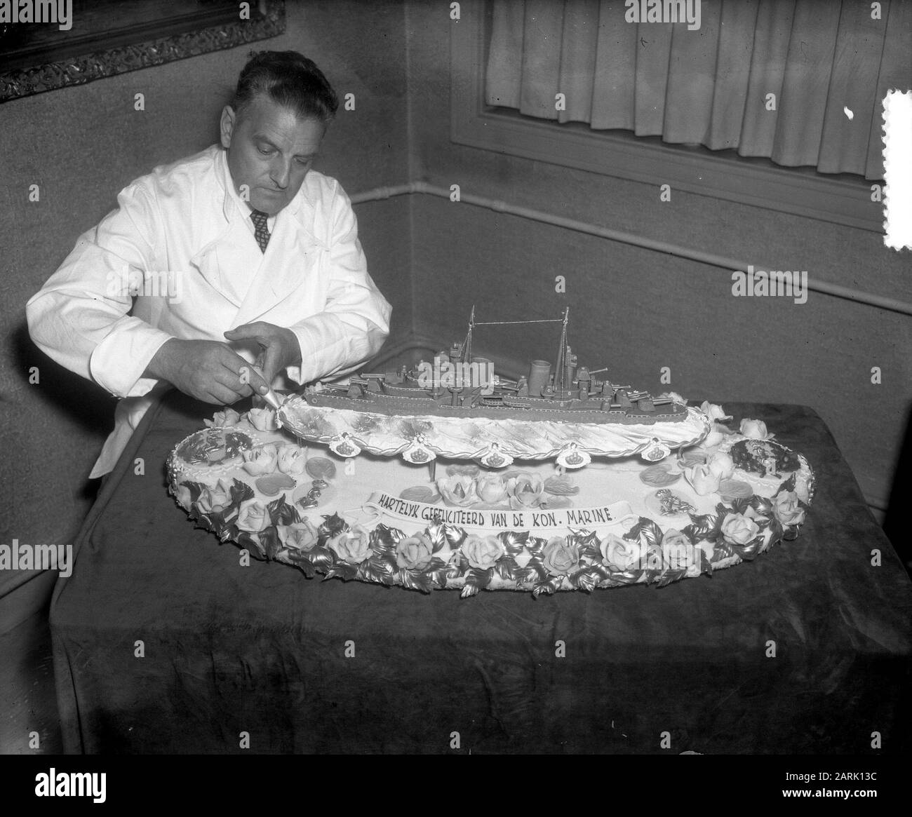 Pastry Chef Black And White Stock Photos Images Alamy