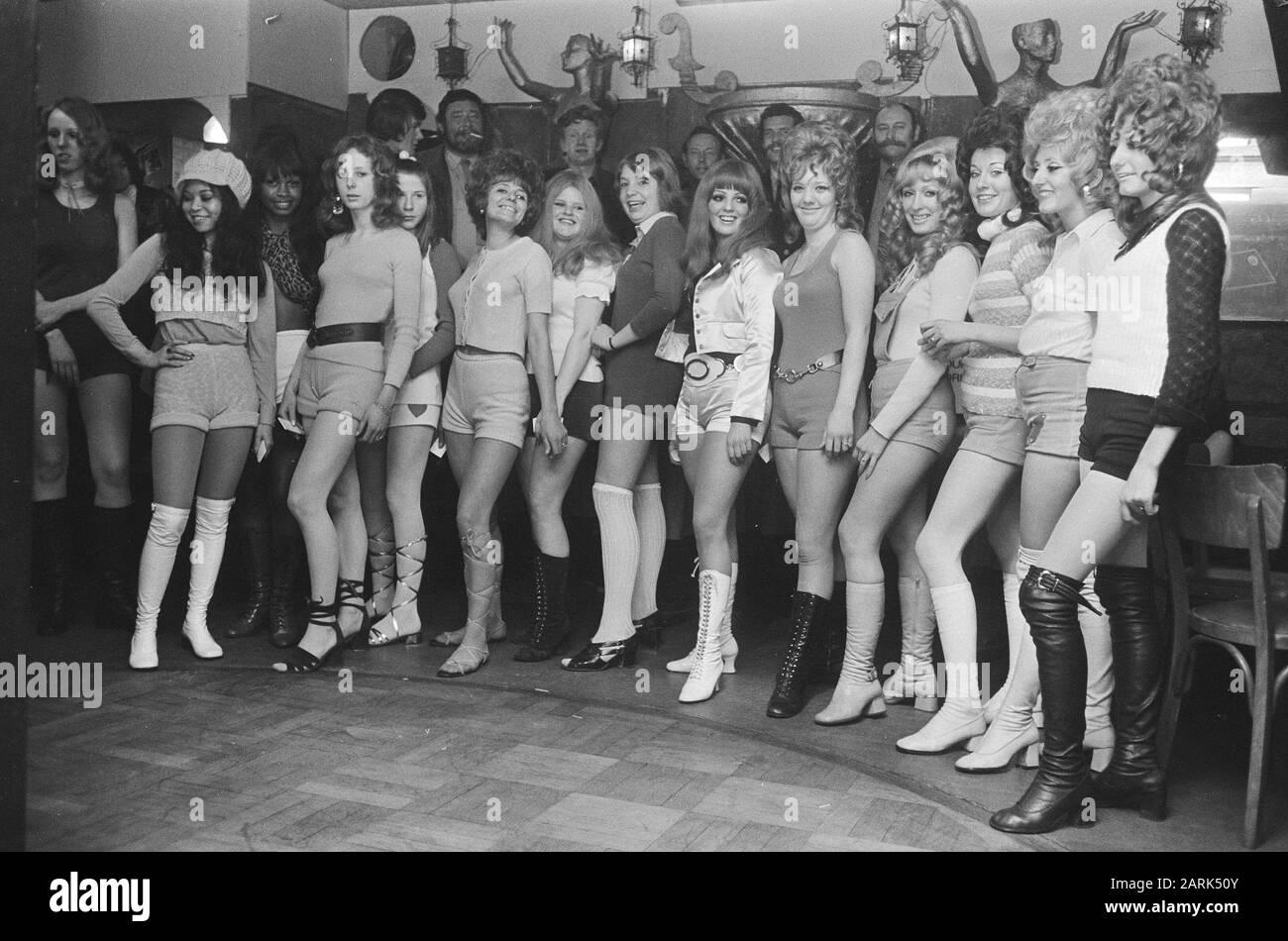 Hot pants and 70's hi-res stock photography and images - Alamy