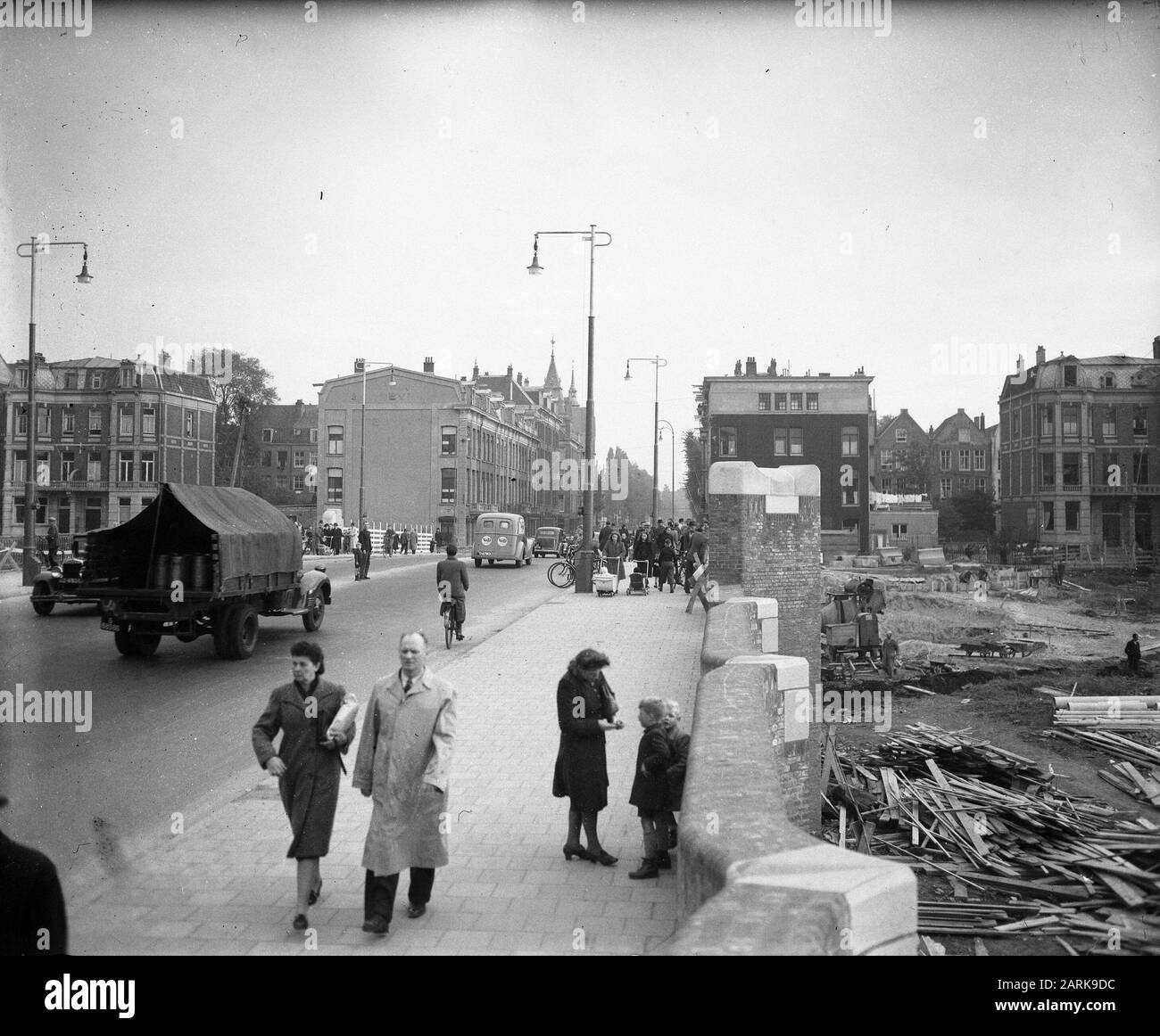 Vondelbrug. A. van Wisman Date: October 23, 1947 Keywords: bridges Stock Photo