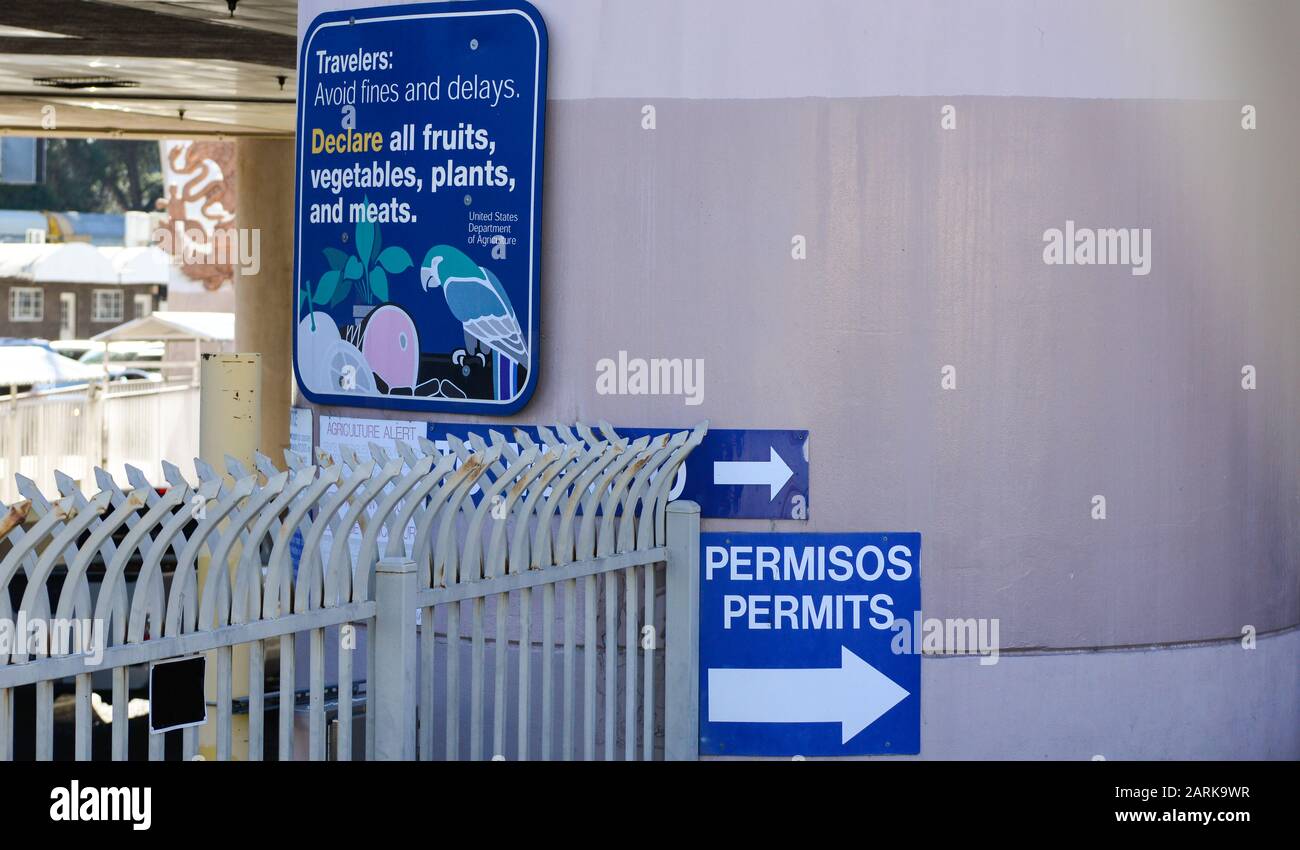 Sign warning of fines for undeclared fruits, vegetables, plants and meats posted at US border crossing to Mexico in Nogales, AZ, USA Stock Photo