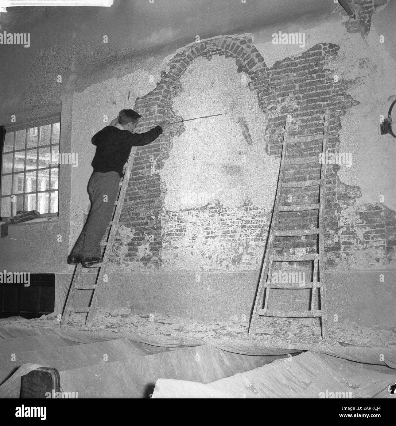 Restoration English church at Beguinage. Assignment Trouw Date: October 26, 1961 Keywords: churches, restorations Institution name: Begijnhof, Trouw Stock Photo