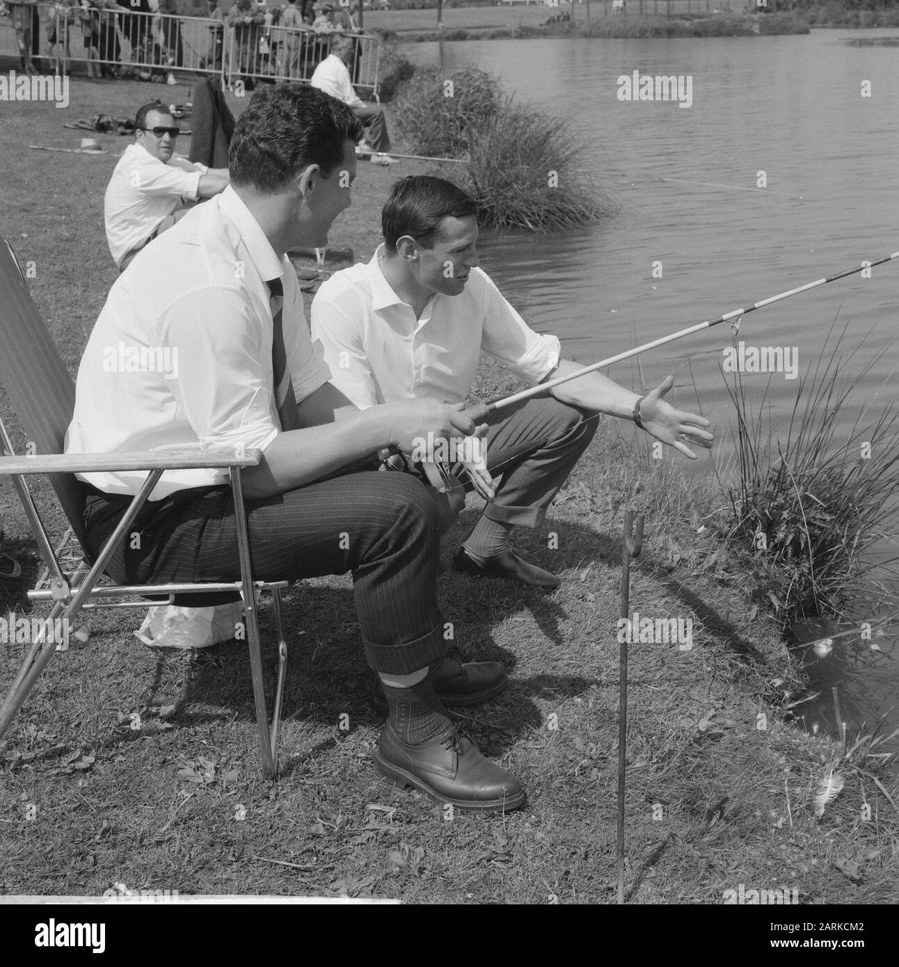 Fishing prominents in Bergen op Zoom Date: June 13, 1962 Location 