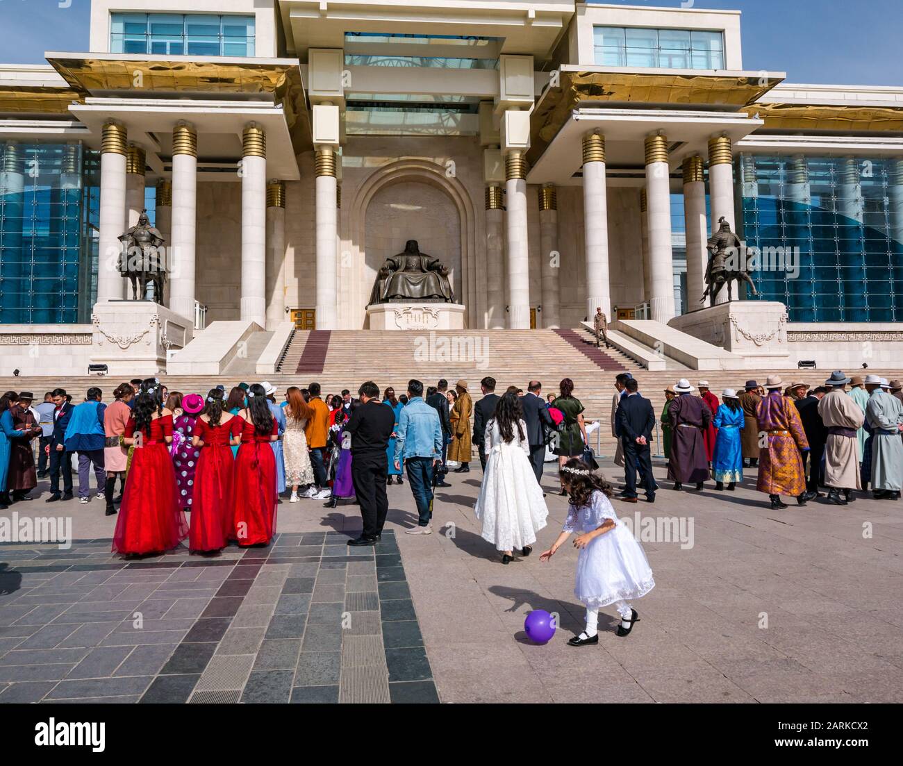 Wedding party celebration with bridesmaids, Sükhbaatar Square, Ulaanbaatar, Mongolia Stock Photo