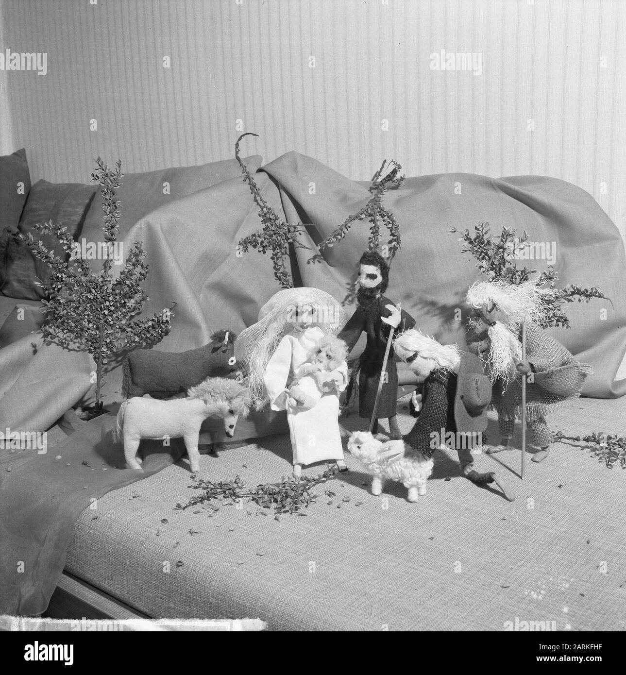 Nativity scene of fabric Date 17 December 1964 Keywords christmas