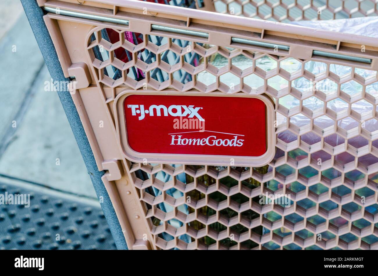 Homegoods store hires stock photography and images Alamy
