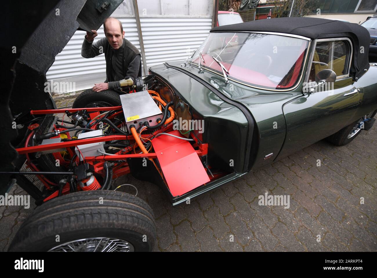 mechanical engineering working with cars