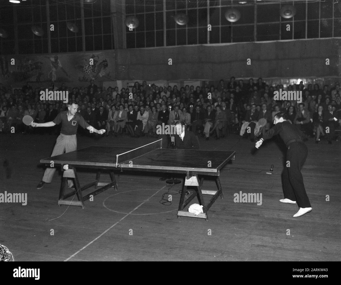 Table tennis Black and White Stock Photos & Images - Alamy