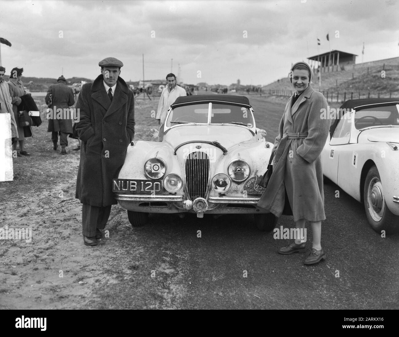#pha.019195 Photo JAGUAR MUKETT-SOUTHAM TULIP RALLY TULPEN RALLYE 1952 Car Auto 