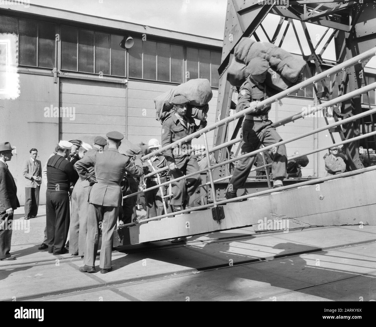 Departure of the volunteers Black and White Stock Photos & Images - Alamy