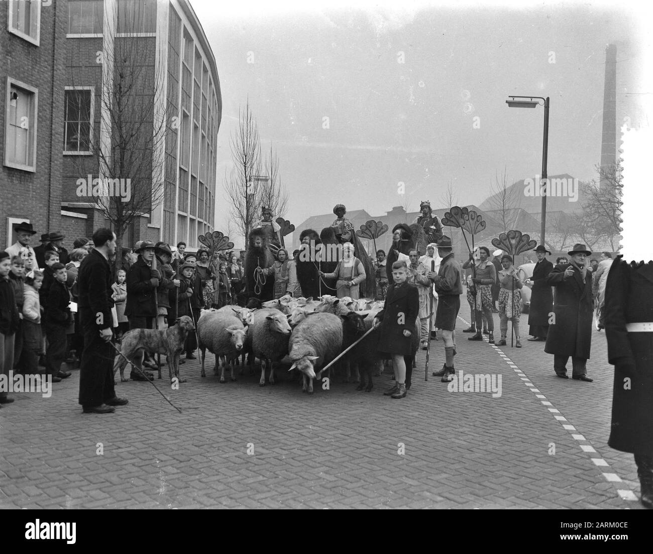 Epiphany parade in Eindhoven Date: 5 January 1956 Location: Eindhoven, Noord-Brabant Keywords: Epiphany, Parades Stock Photo