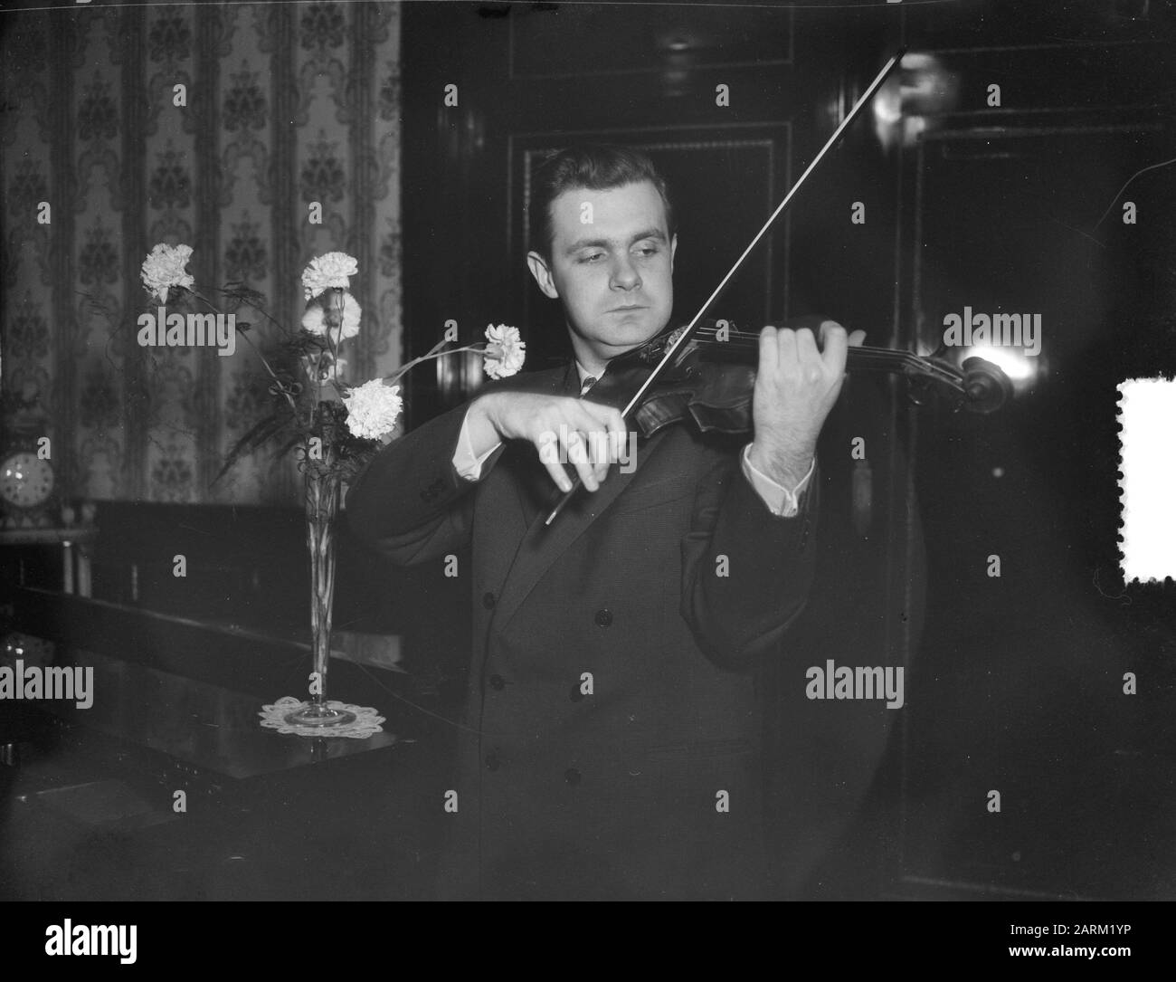 Russian musicians in our country J. Bezzodmi Date: 29 December 1953 Keywords: Musicians Person name: J. Bezzodmi Stock Photo