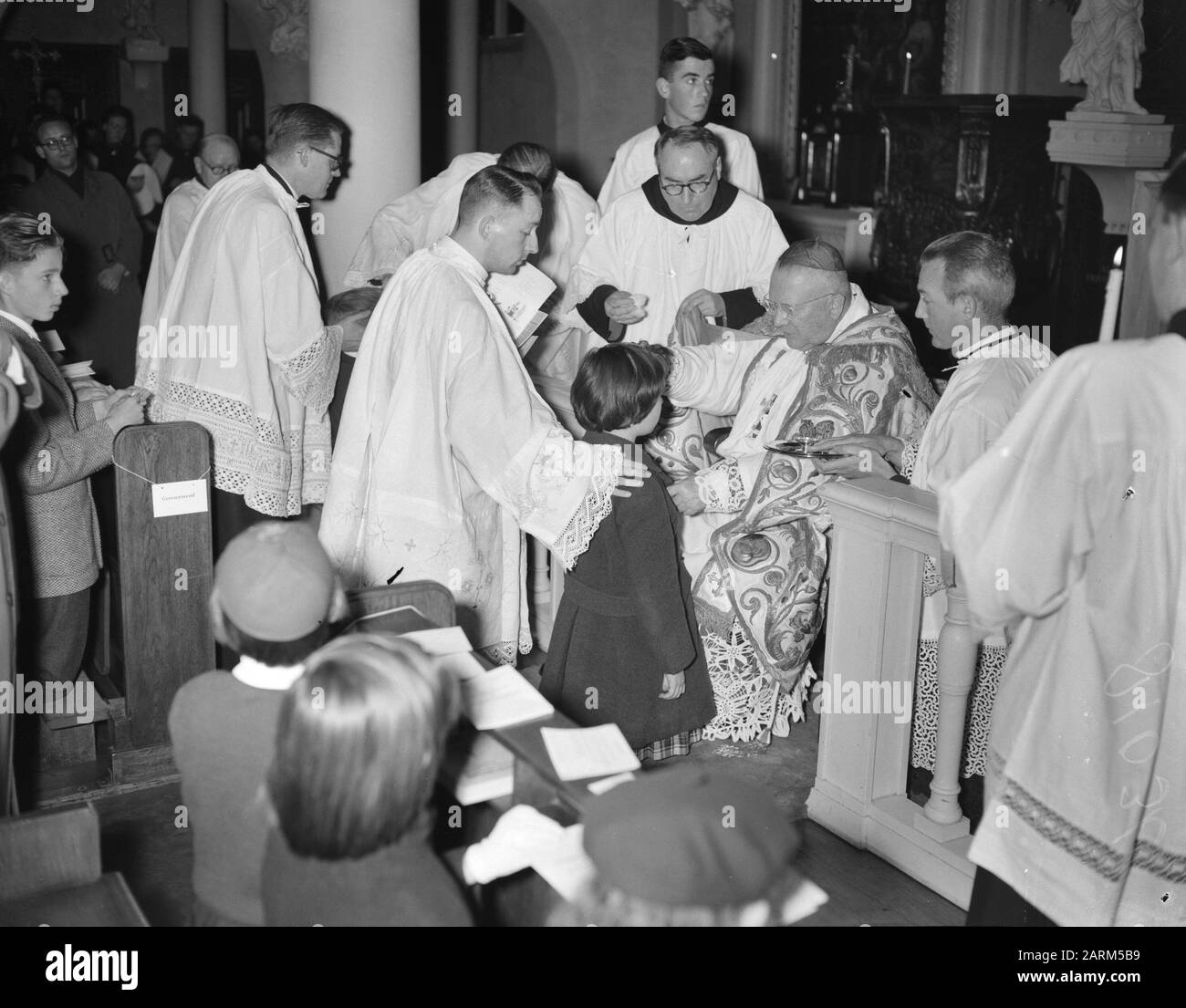 Forms contortionelingetjes by Cardinal Feltin Chapel Begijnhof Date: October 21, 1956 Personal name: Cardinal Feltin Stock Photo