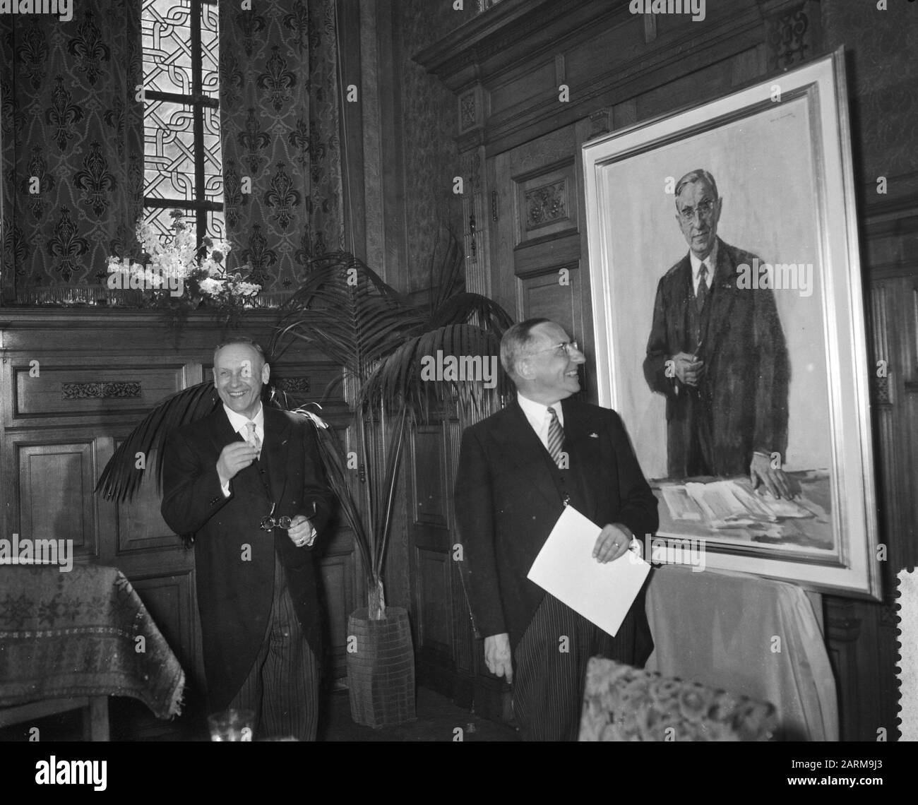 honouring of Professor dr. J. E. de Quay t.g.v. 12,5 year anniversary as Commissioner der Queen in North Brabant, Professor De Quay at the offered Date: 5 June 1959 Stock Photo