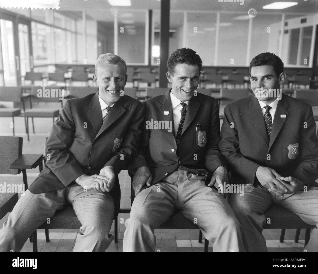 Departure boxers and cyclists to Rome, from l.n.r. René Lotz, Jan Hugens en Ab Sluis (cyclists) Date: August 22, 1960 Location: Schiphol Keywords: athletes, airports, cyclist cyclist Personal name: Hugens, J.J., Lotz, C.G. R., Sluis, A. H. Stock Photo