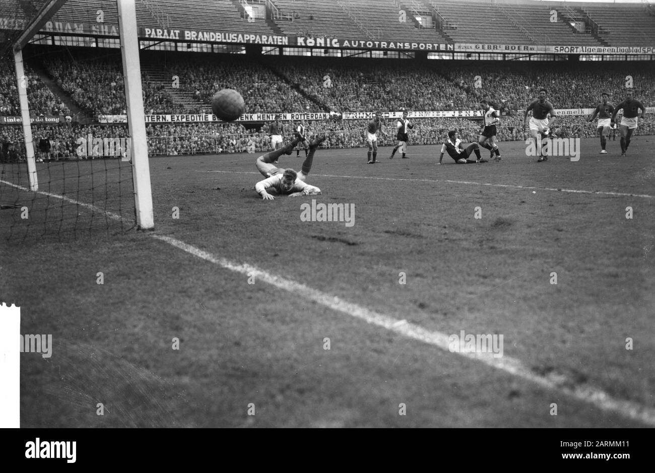 Feyenoord versus Volendam 30. Visser, Gerard 'Pummie' Bergholtz