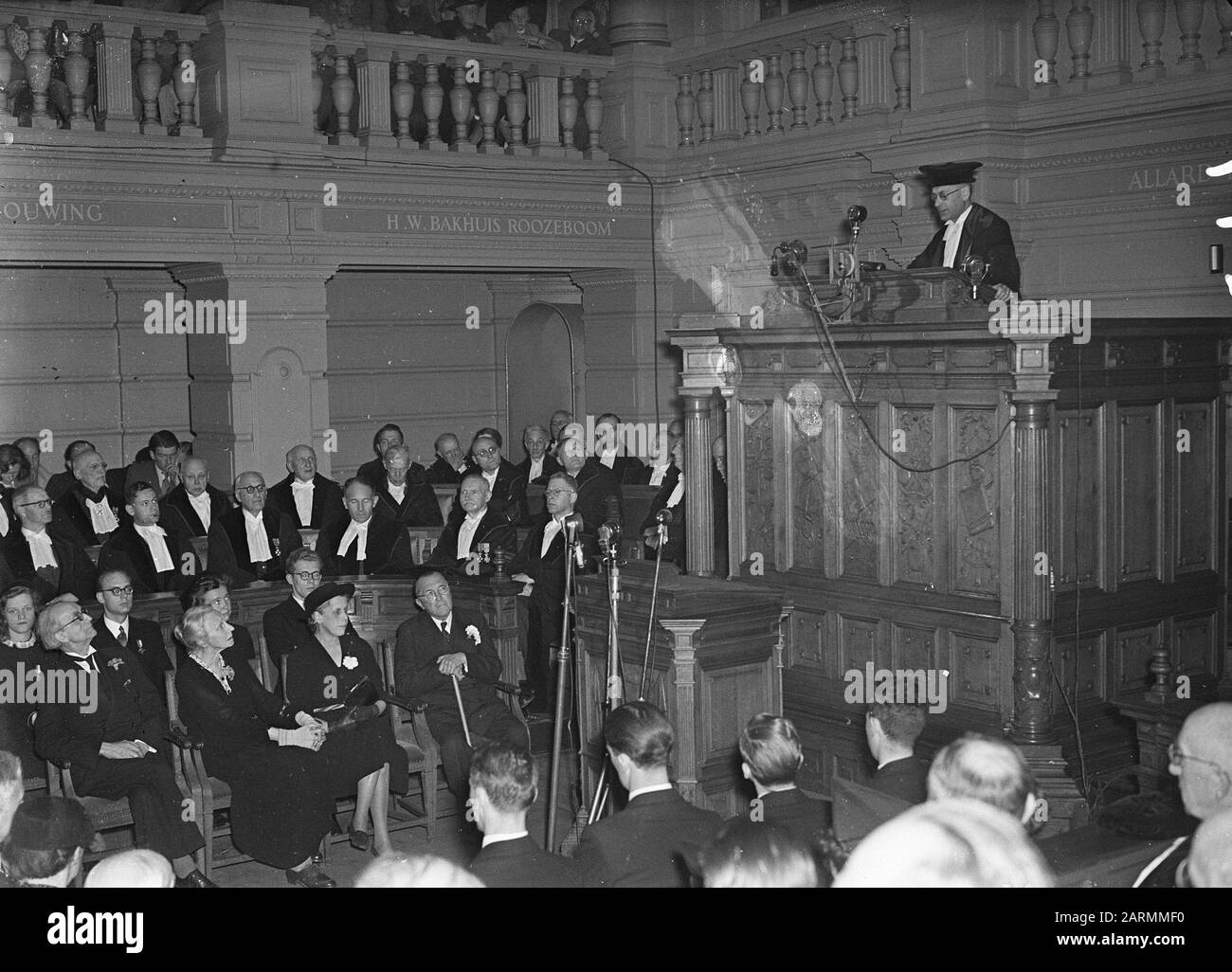 Honorary Doctorate University of Amsterdam for Kamiel Huysmans, Henriëtte Roland Holst-van der Schalk, Nelly Benjamins (for P.N. van Eyck) and Herman Teirlinck, 20 May 1947. Stock Photo