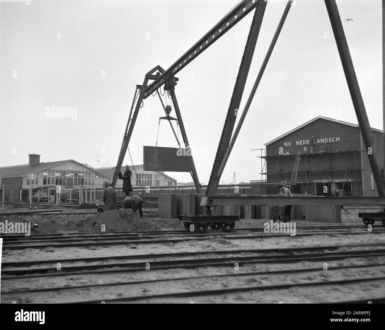 Housing fabiek for brick assembly in Amsterdam Date: 10 january 1962 Location: Amsterdam, Noord-Holland Stock Photo