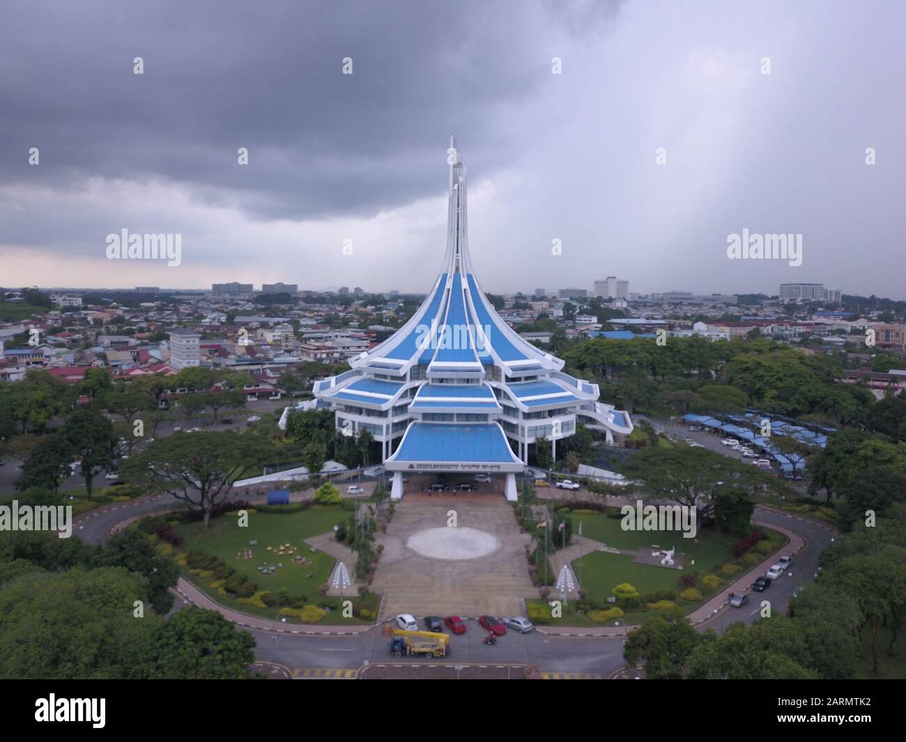 Kuching, Sarawak / Malaysia - October 27 2019: The iconic MBKS building and  its surrounding lake, scenery, and gardens Stock Photo - Alamy, image size:1300x1065